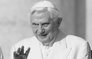 Meghalt XVI. Benedek emeritus pápa