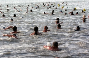 Újra elhalasztják a Balaton-átúszást