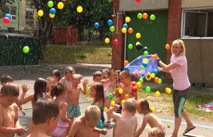 Strandbelépőt kapnak a várostól a nagycsoportos ovisok