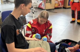 A megfelelő felkészülés életet menthet: Kaposvár mentőszervezetei teljes védelmi gyakorlatot tartottak