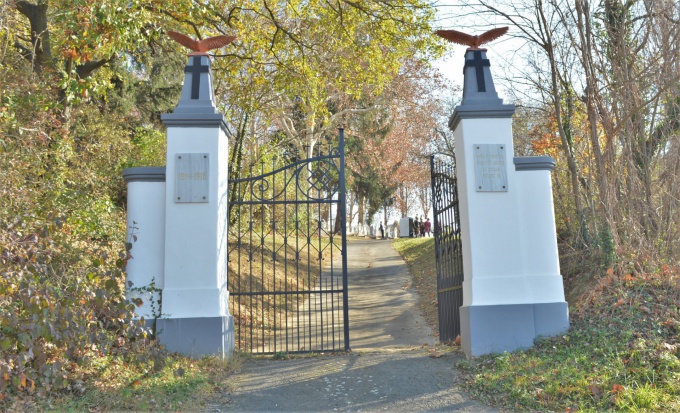 Megújult a Hősök temetője