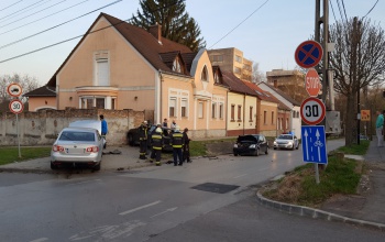 Három autó ütközött a Damjanich utcában
