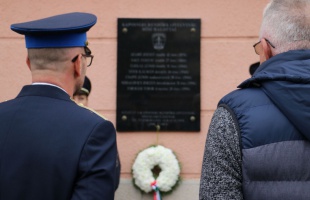 Tisztelgés a hősi és szolgálati halottak emléke előtt