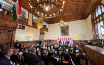 Igazságos és tartós békében bízik a magyar és a lengyel köztársasági elnök