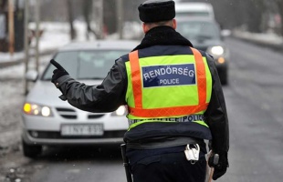 Eltiltás miatt jogsi nélkül vezettek