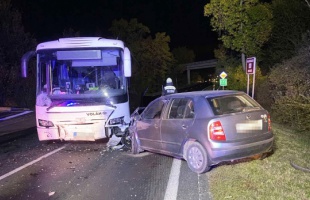 Két személyautó és egy busz karambolozott Siófoknál - FOTÓKKAL!