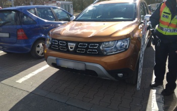 Nekiütközött egy parkoló autónak a Füredi úti Lidl parkolójában