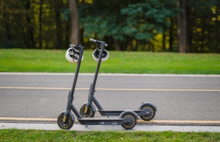 Kötelező lesz a kgfb a mikromobilitási eszközökre július 16-tól