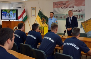 Kaposvár polgármestere köszöntötte a város tűzoltóságának versenycsapatát