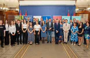 Kaposvári diákot, tanárt és iskolát is díjaztak a Pénzmesterek versenyen