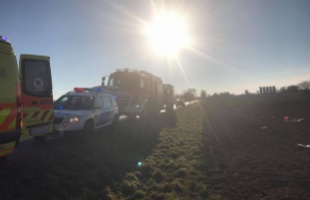 Lesodródott egy autó Somogysárdnál, a sofőr súlyos sérüléseket szenvedett