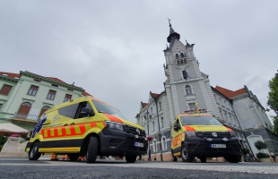 Két mentőautóval bővült a Kaposvári Mentőállomás gépjárműparkja