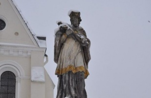 Nepomuki Szent János szobra