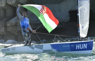 Ezüstérmes lett az olimpián a vitorlázó Berecz Zsombor