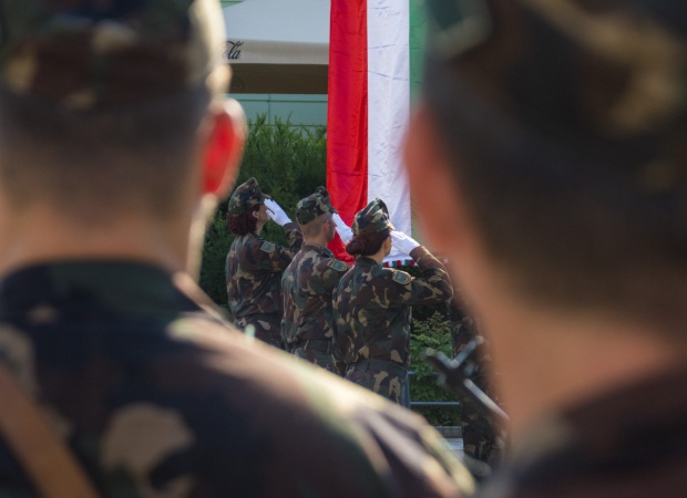 Zászlófelvonással és kenyérszenteléssel kezdődött az ünnep Kaposváron