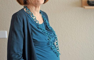 Tizenhárom gyerek után négyes ikreket vár egy 65 éves nő