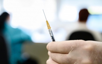 Ismét lehet Pfizer-vakcinára időpontot foglalni