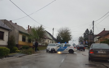 Gyalogost gázoltak, ütköztek, rendőrautó karambol - félórán belül három baleset