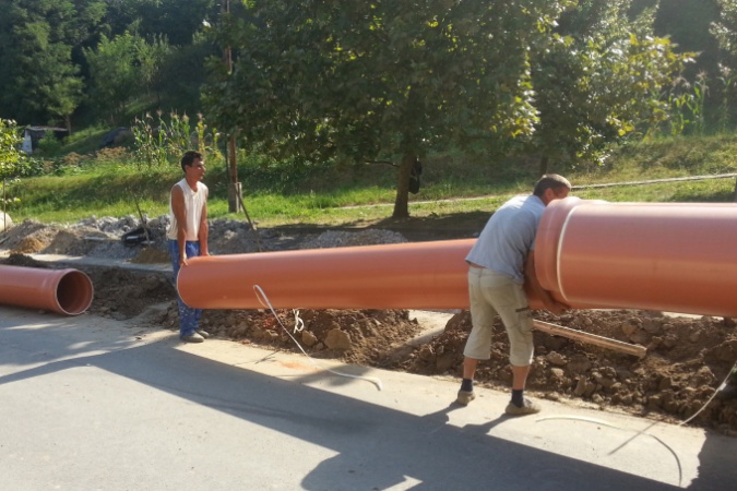 Most már folyhat, aminek folynia kell…