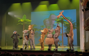 Madagaszkár a Csikyben: európai szintű musical a kaposvári teátrum színpadán