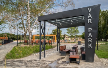 Az utolsó simításokat végzik a Vár parkban