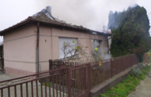 Égett egy ház Niklán