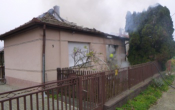 Égett egy ház Niklán