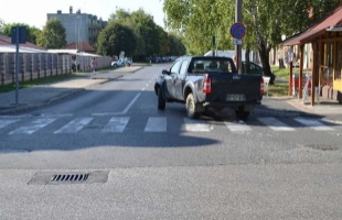 Gyalogátkelőhelyen ütötte el az asszonyt