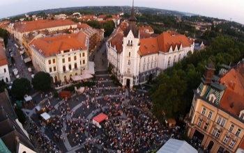 Nézzen Zséda-koncertet a levegőből