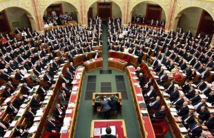 Két napot ülésezik az országgyűlés