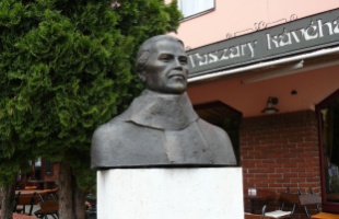 A kétszer felavatott Vaszary-szobor