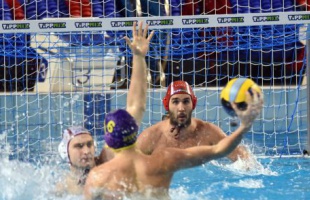 Vízilabda: a KVK az első negyed végéig tudta tartani a lépést a listavezetővel