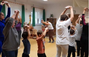 Együtt mozgott nagyi és unoka