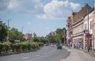Kezdtünk nem ráismerni a Berzsenyi utcára (Kaposvár 1994-ben)