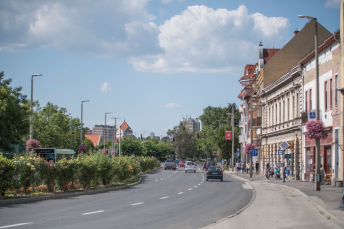 Kezdtünk nem ráismerni a Berzsenyi utcára (Kaposvár 1994-ben)
