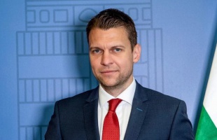 Menczer Tamás: a békét csak közösen tudjuk megvédeni