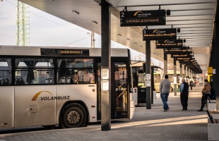 A visszavonásig a tanítási szünetben érvényes menetrend szerint közlekednek a volánbuszok