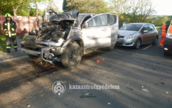 Hármas karambol a 67-es főúton