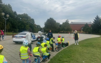 Autómentes nap az oviban rendőrökkel