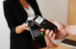 602 milliárd forintot költöttek mobilfizetéssel az egyik hazai bank ügyfelei 2024-ben