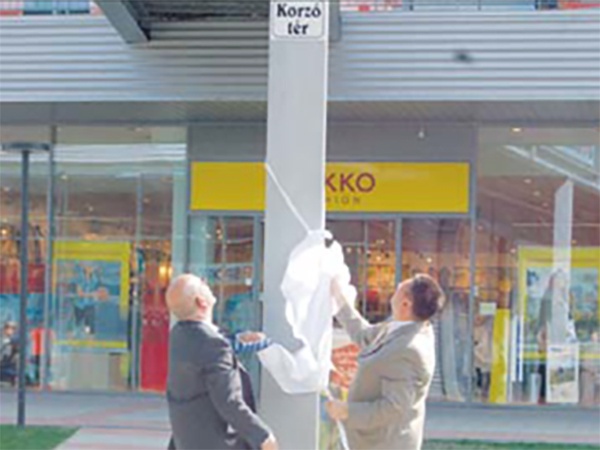 Tizenöt éves a Korzó tér