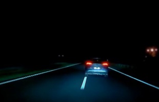 Migránsokkal teli autóval száguldozott a rendőrök elől - VIDEÓ