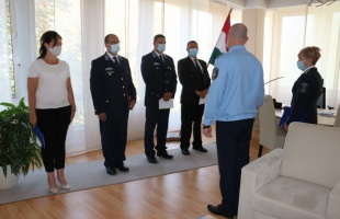 Elismeréseket vehettek át a Somogy megyei rendőrök