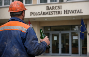 Bántalmazta a munkáltatót, mert italozása miatt nem kapott bért