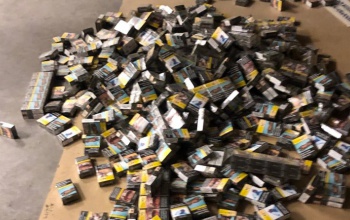Több mint ezer doboz török cigarettát találtak a pénzügyőrök
