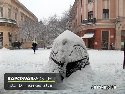 Egész nap esett a hó Kaposváron