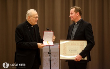 Ferenc pápa az Egyházért és a Pápáért érdemkeresztet adományozta Fábry Kornélnak