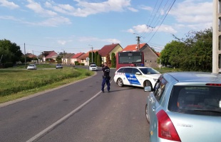 A busz elé vágott egy autó Kaposváron, a buszos nagyot fékezett, egy utas megsérült