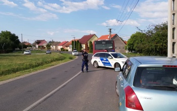 A busz elé vágott egy autó Kaposváron, a buszos nagyot fékezett, egy utas megsérült