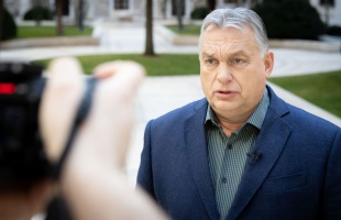 Orbán Viktor alkotmánymódosítást nyújtott be